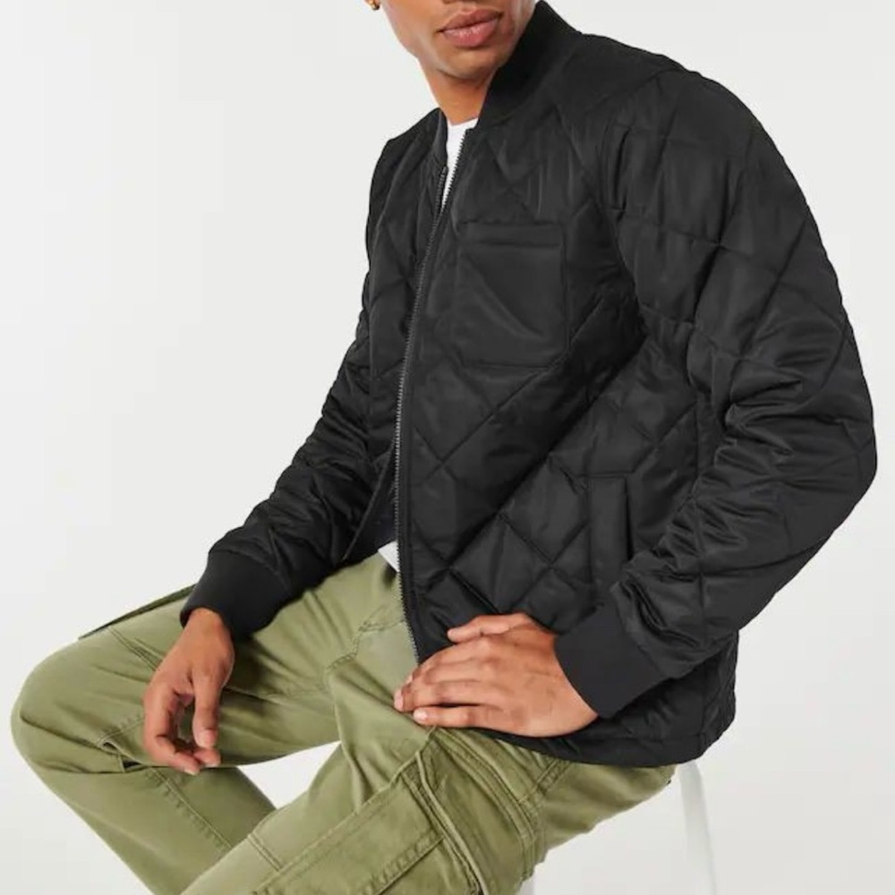 NWT Hollister Men’s Black Quilted Bomber Jacket - M (Medium)